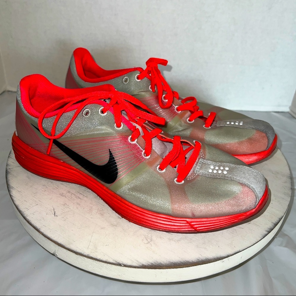 Nike Lunaracer 2 Women's Shoes Pure Platinum/Black/Solar Red Sneaker Size 8.5